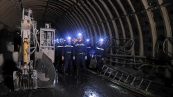 Than Dương Huy hoàn thành liên thông đường lò mức -100 xuống -250