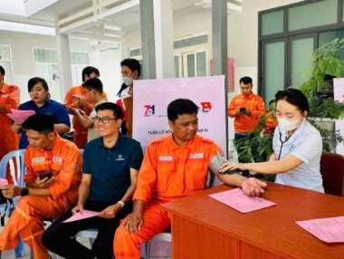 Công ty Nhiệt điện Vĩnh Tân tham gia hiến máu tình nguyện