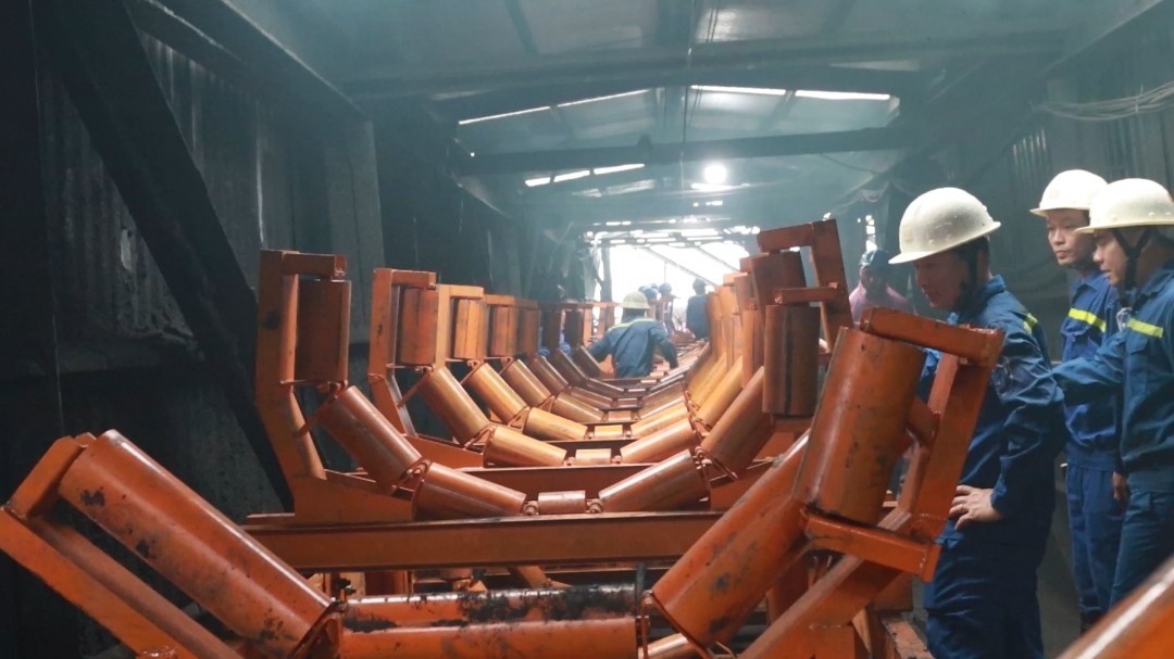 Giữ nhịp dòng than - Dấu ấn một năm nỗ lực của Phân xưởng Sàng tuyển Than Thống Nhất Giữ nhịp dòng than - Dấu ấn một năm nỗ lực của Phân xưởng Sàng tuyển Than Thống Nhất