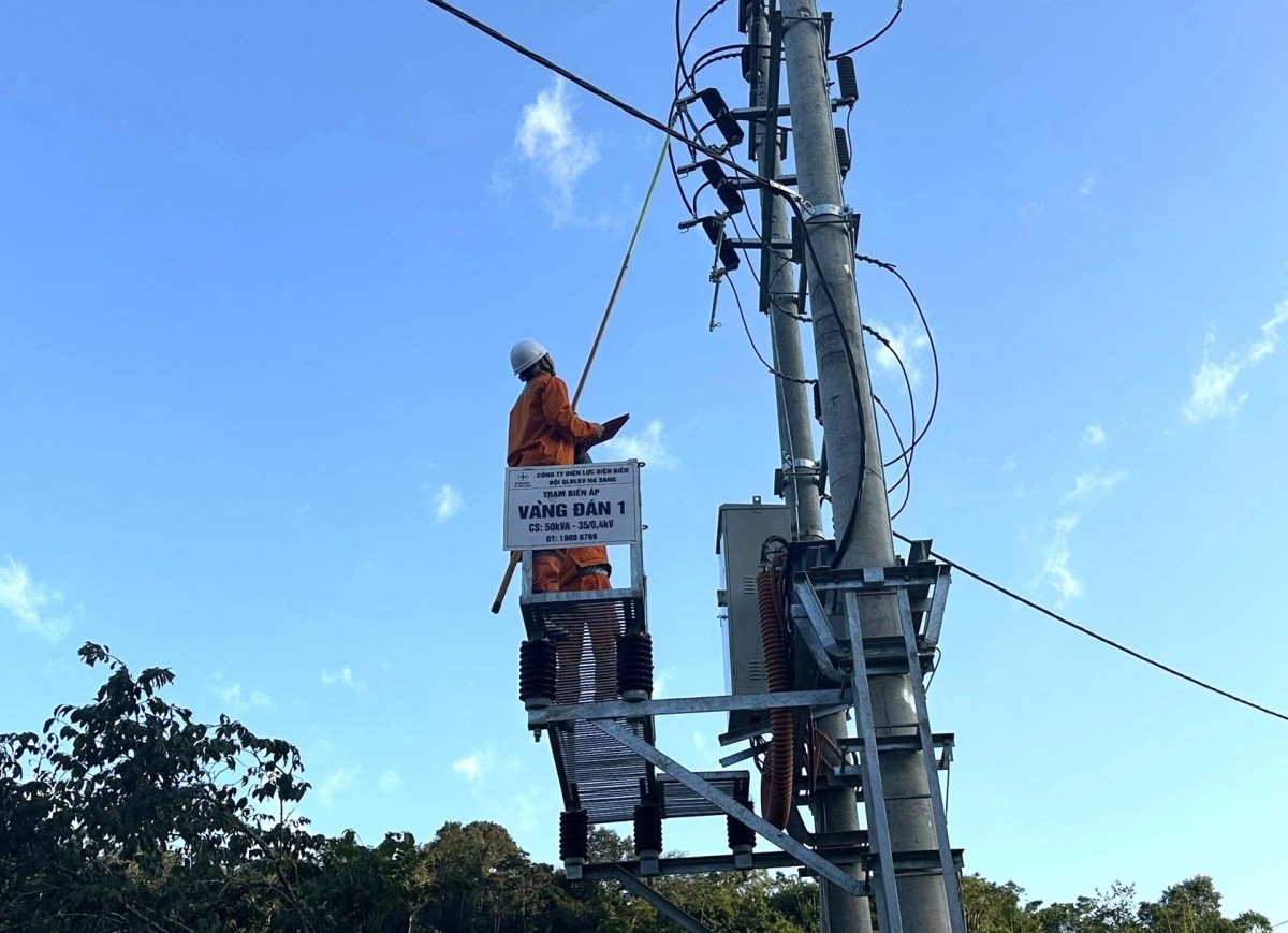 Lưới điện quốc gia đến với 54 hộ dân vùng sâu Vàng Đán (Điện Biên)