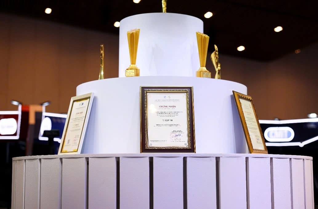 Huawei Việt Nam đồng hành cùng EVN tại Hội nghị Khoa học và Công nghệ Điện lực toàn quốc 2025 Huawei Việt Nam đồng hành cùng EVN tại Hội nghị Khoa học và Công nghệ Điện lực toàn quốc 2025