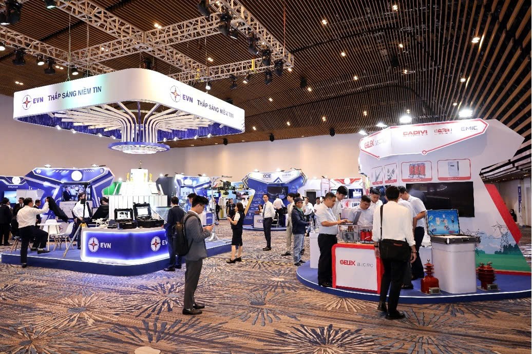 Huawei Việt Nam đồng hành cùng EVN tại Hội nghị Khoa học và Công nghệ Điện lực toàn quốc 2025 Huawei Việt Nam đồng hành cùng EVN tại Hội nghị Khoa học và Công nghệ Điện lực toàn quốc 2025