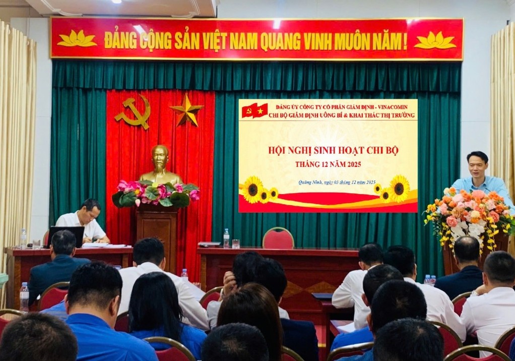 Lãnh đạo Đảng ủy Than Quảng Ninh làm việc với Chi bộ Giám định Uông Bí và Khai thác thị trường