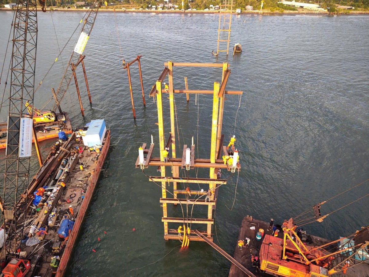 Đóng điện đường dây 110kV trên không, khôi phục cấp điện hoàn toàn cho Đặc khu Phú Quốc Đóng điện đường dây 110kV trên không, khôi phục cấp điện hoàn toàn cho Đặc khu Phú Quốc