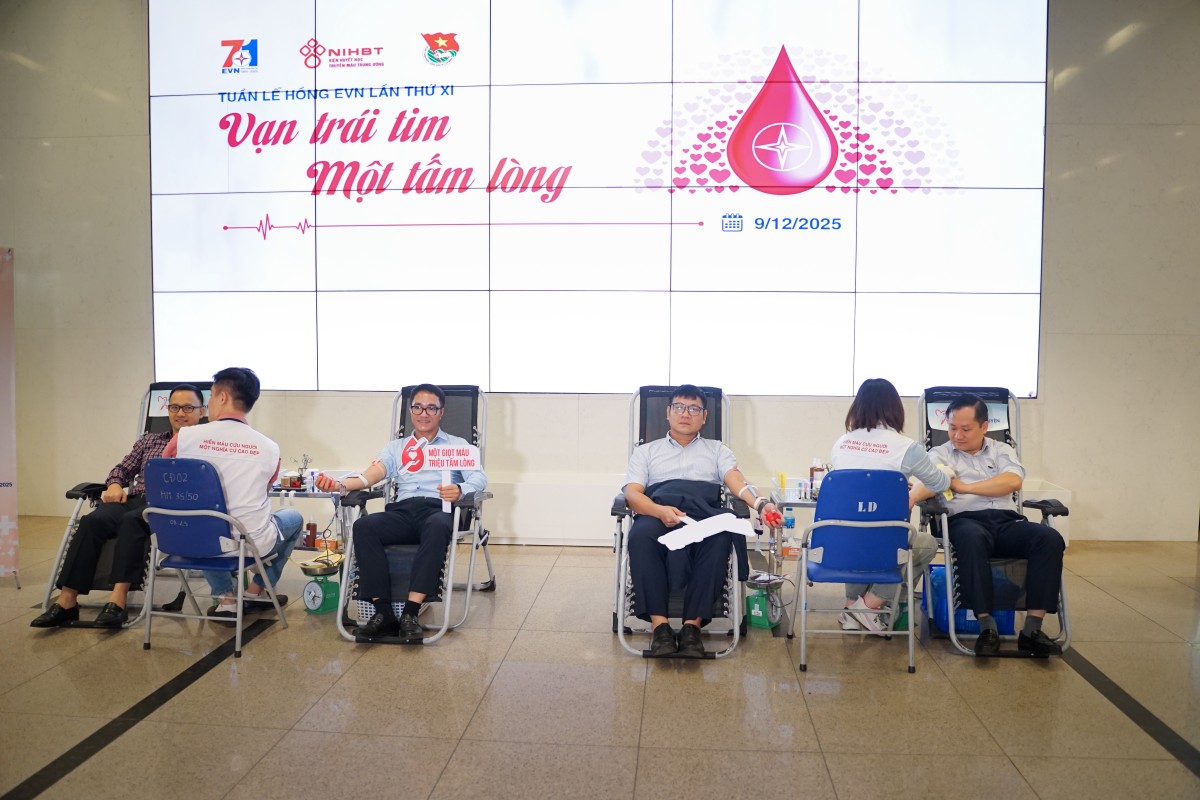 EVN triển khai chương trình hiến máu tình nguyện - Tuần lễ hồng EVN lần thứ XI EVN triển khai chương trình hiến máu tình nguyện - Tuần lễ hồng EVN lần thứ XI