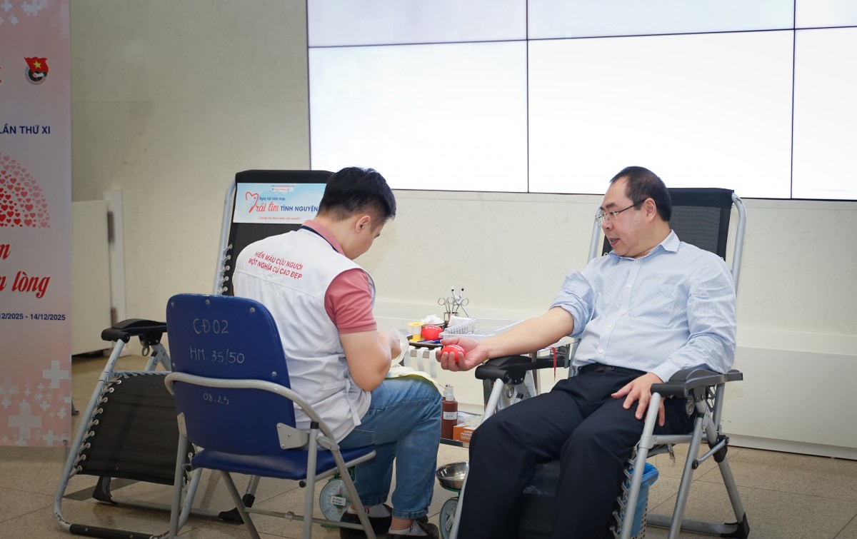 EVN triển khai chương trình hiến máu tình nguyện - Tuần lễ hồng EVN lần thứ XI EVN triển khai chương trình hiến máu tình nguyện - Tuần lễ hồng EVN lần thứ XI