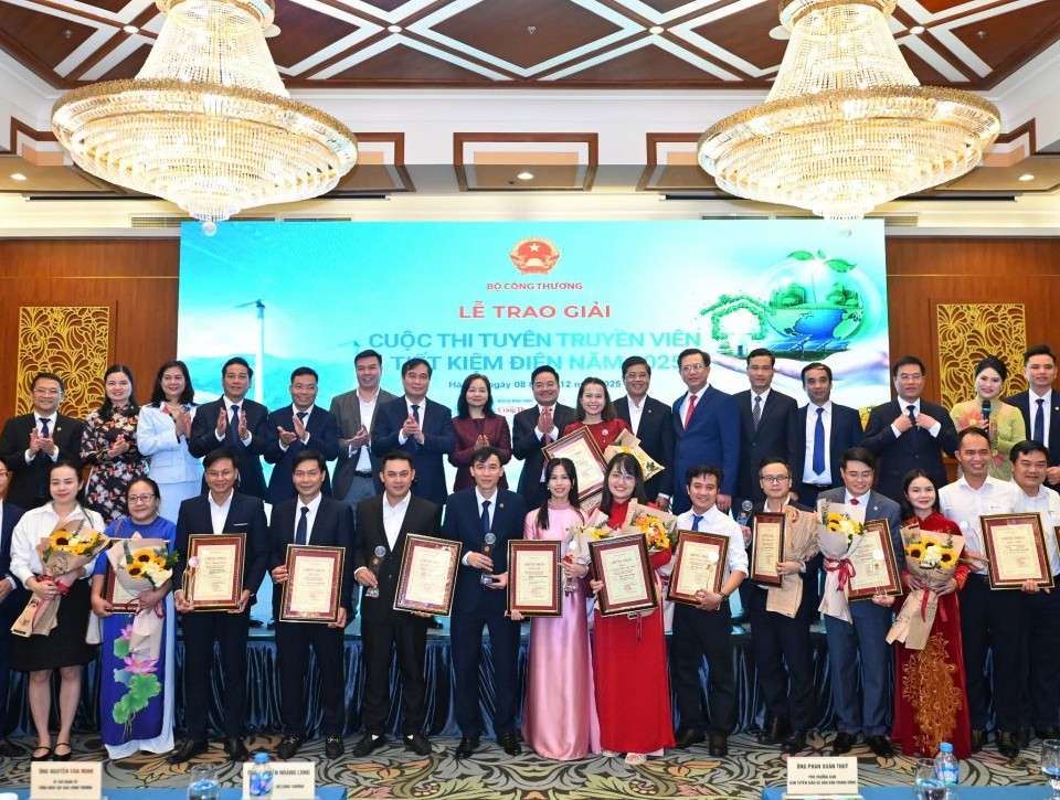 Trao giải Cuộc thi ‘Tuyên truyền viên tiết kiệm điện năm 2025’