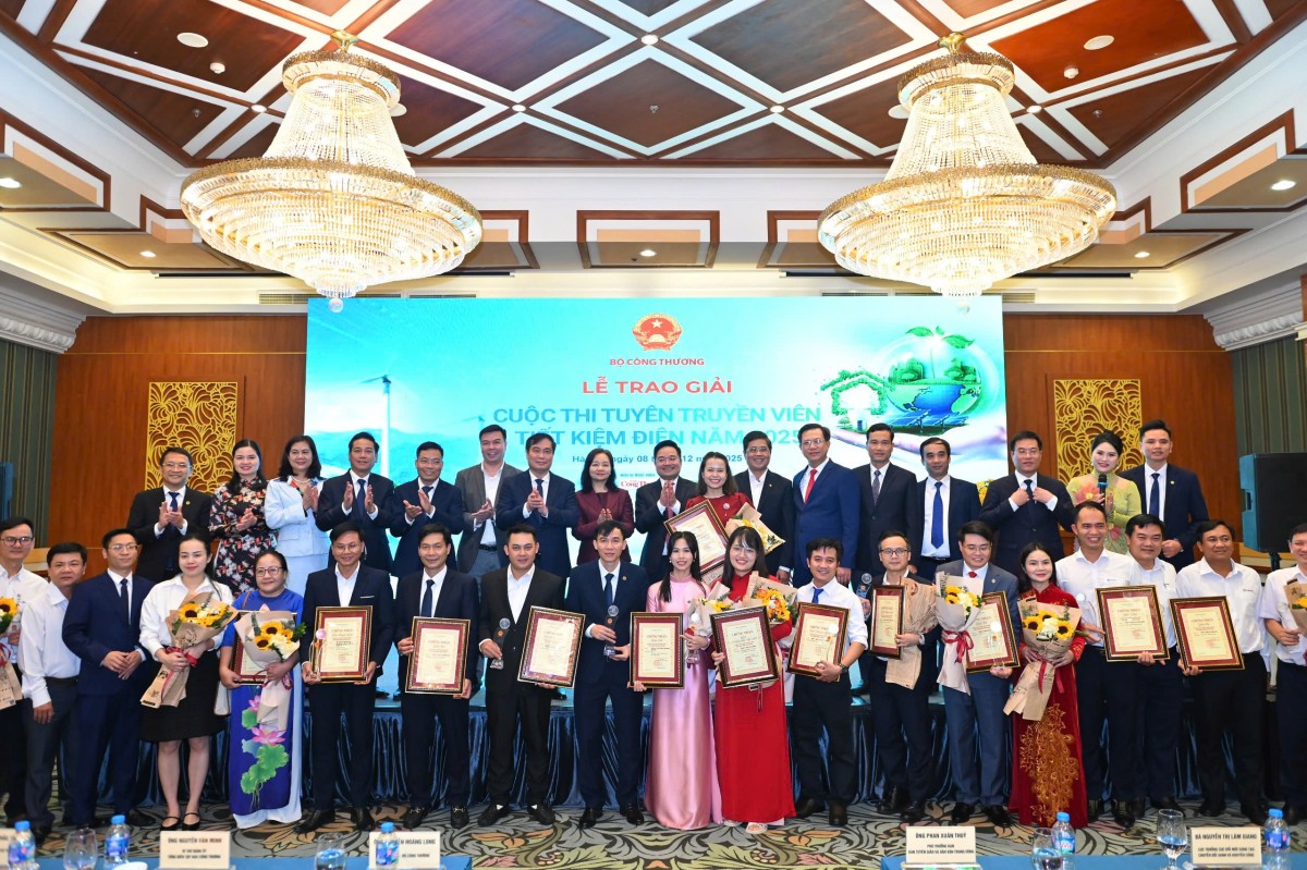 Trao giải Cuộc thi ‘Tuyên truyền viên tiết kiệm điện năm 2025’ Trao giải Cuộc thi ‘Tuyên truyền viên tiết kiệm điện năm 2025’