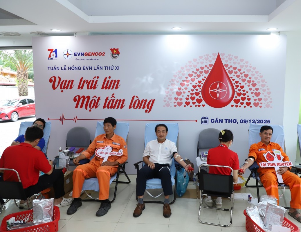 EVNGENCO2 và Nhiệt điện Cần Thơ hưởng ứng Tuần lễ hồng EVN lần XI