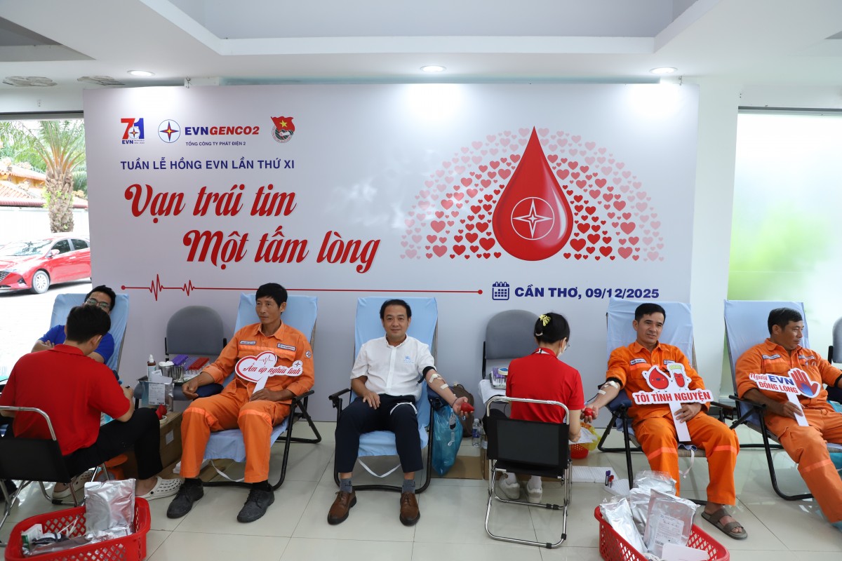 EVNGENCO2 và Nhiệt điện Cần Thơ hưởng ứng Tuần lễ hồng EVN lần XI EVNGENCO2 và Nhiệt điện Cần Thơ hưởng ứng Tuần lễ hồng EVN lần XI