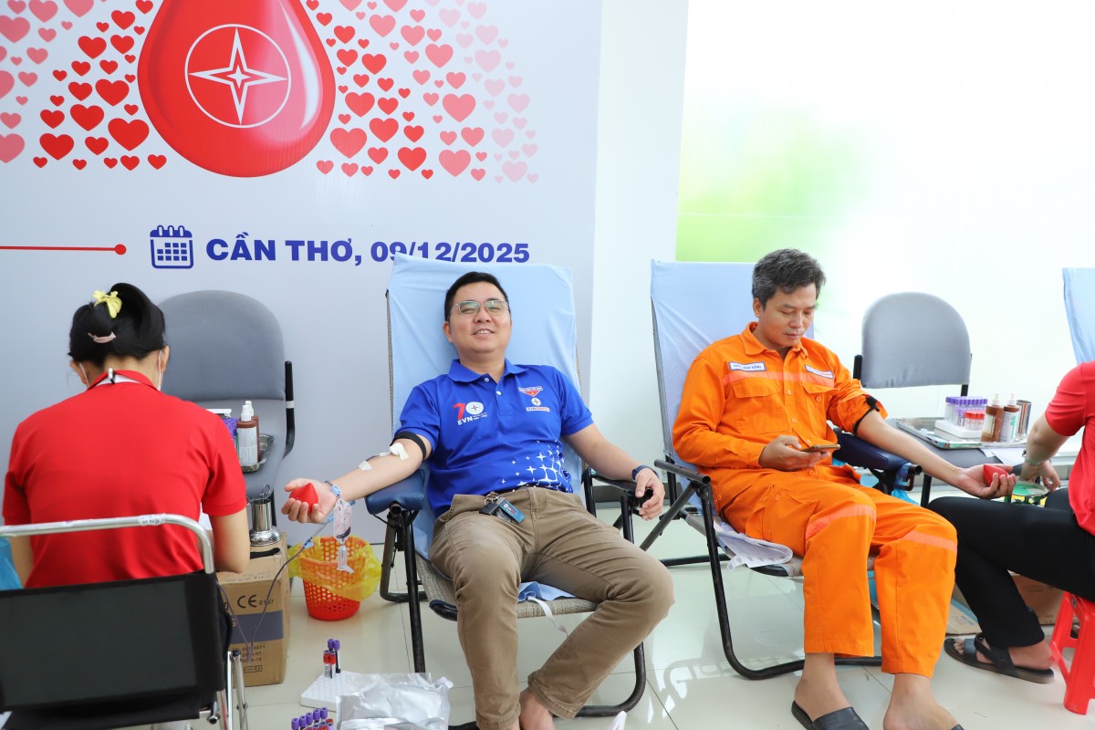 EVNGENCO2 và Nhiệt điện Cần Thơ hưởng ứng Tuần lễ hồng EVN lần XI EVNGENCO2 và Nhiệt điện Cần Thơ hưởng ứng Tuần lễ hồng EVN lần XI