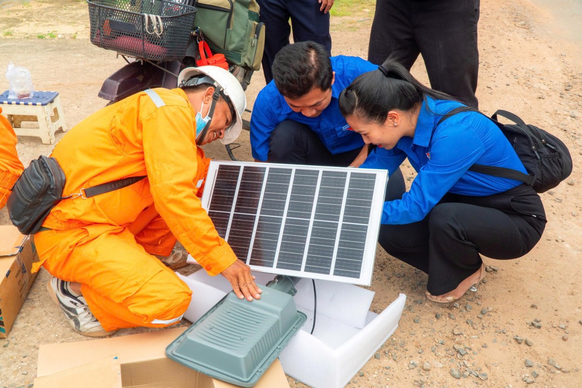 Tháng tri ân khách hàng 2025 - EVNSPC hướng đến đồng bào bị ảnh hưởng bởi thiên tai Tháng tri ân khách hàng 2025 - EVNSPC hướng đến đồng bào bị ảnh hưởng bởi thiên tai