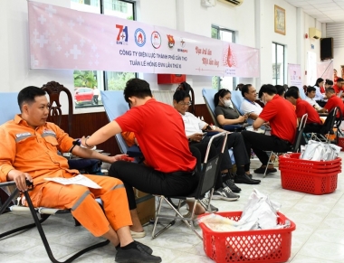 EVNSPC tham gia hiến máu hưởng ứng Tuần lễ hồng EVN lần thứ XI