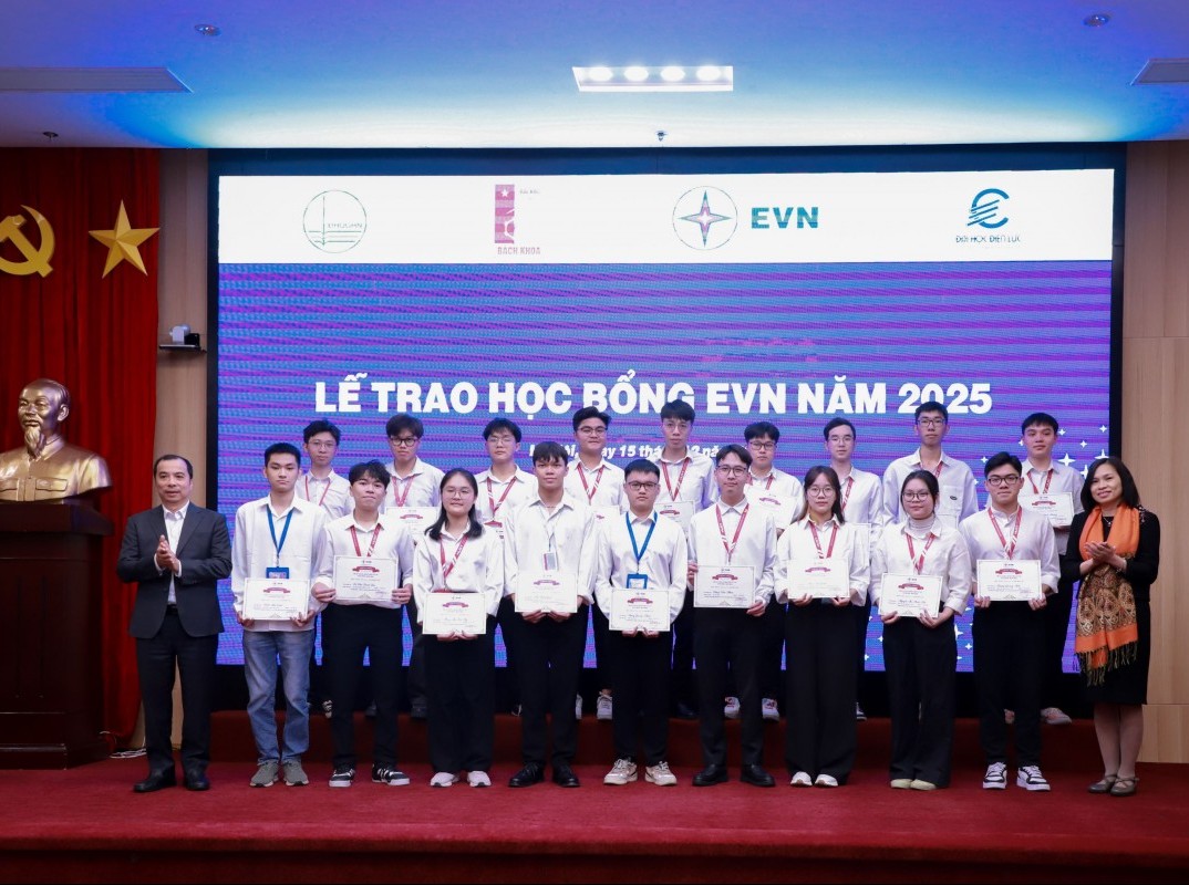 Trao học bổng EVN năm 2025 cho 130 sinh viên xuất sắc