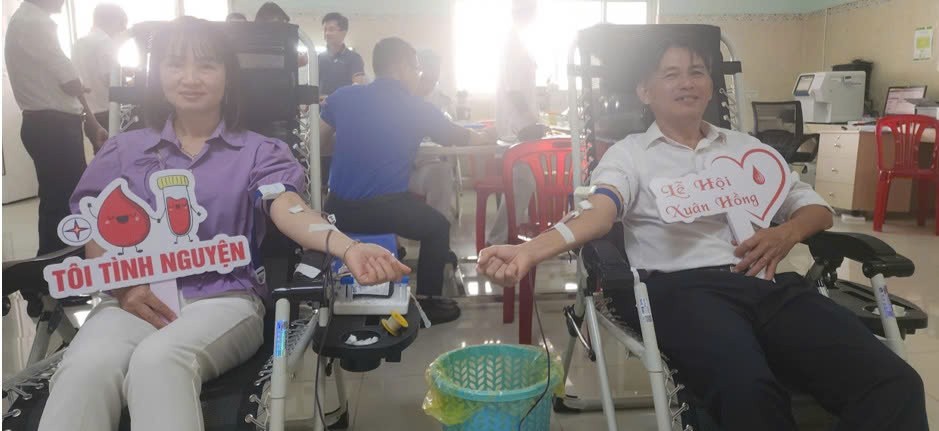 Công ty ĐHĐ hưởng ứng Tuần lễ hồng EVN lần thứ XI Công ty ĐHĐ hưởng ứng Tuần lễ hồng EVN lần thứ XI