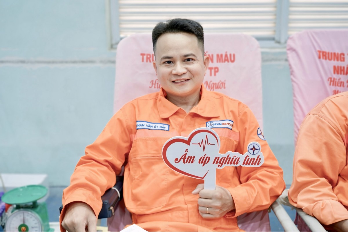 EPS sẻ chia yêu thương qua hoạt động hiến máu tình nguyện