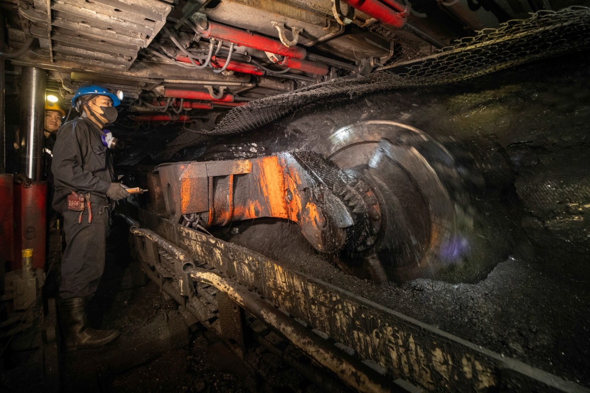 Than Núi Béo gắn biển công trình ‘Lắp đặt, đưa vào hoạt động lò chợ CGH hạng nhẹ 40701’ Than Núi Béo gắn biển công trình ‘Lắp đặt, đưa vào hoạt động lò chợ CGH hạng nhẹ 40701’