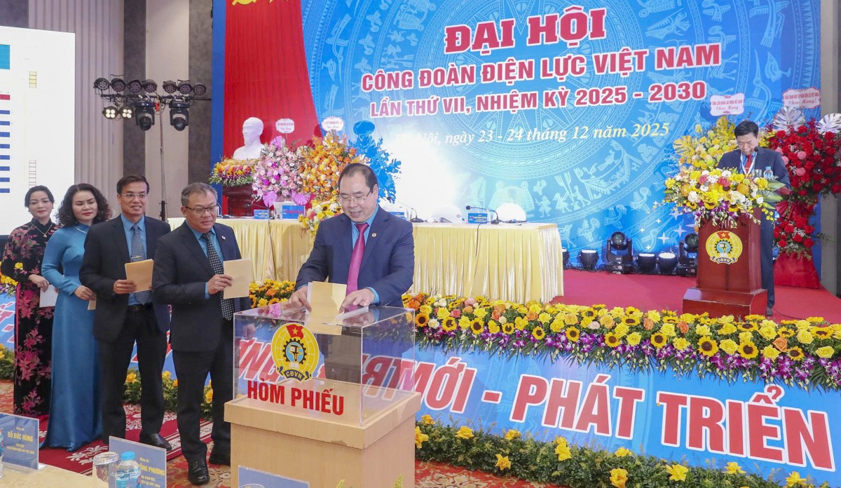 Đại hội Công đoàn Điện lực Việt Nam lần thứ VII hoàn thành ngày làm việc đầu tiên