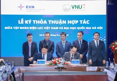 EVN và VNU hợp tác nghiên cứu khoa học và phát triển nguồn nhân lực chất lượng cao