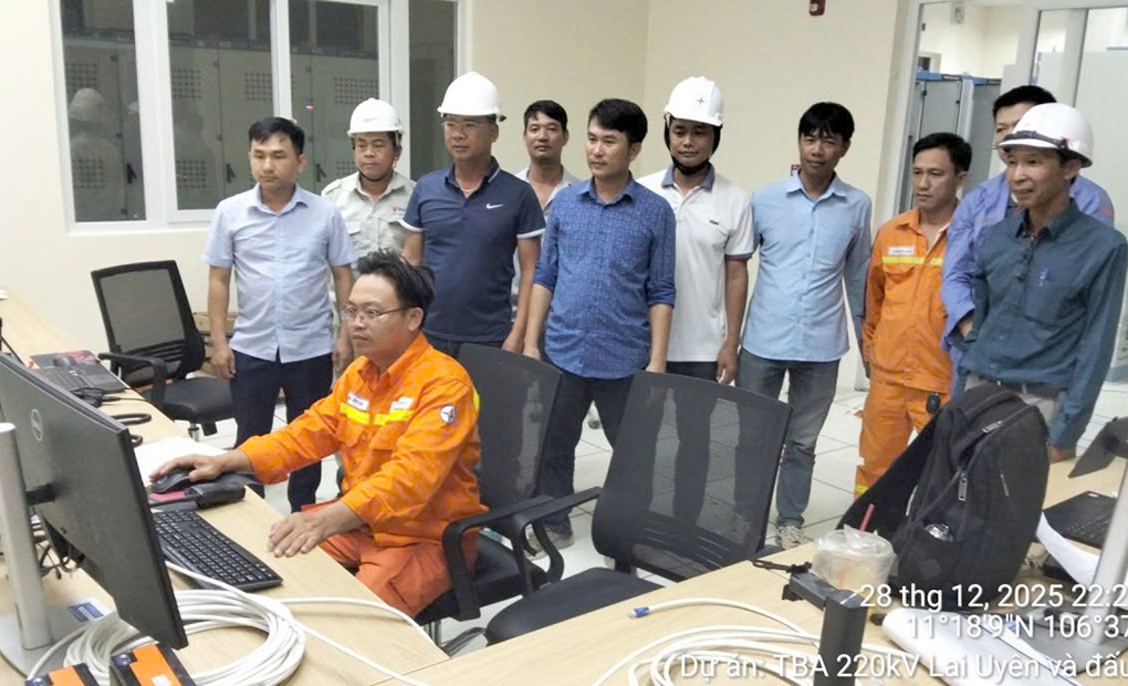 Đóng điện Trạm biến áp 220kV Lai Uyên và đường dây đấu nối