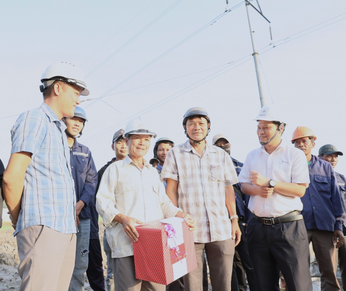 Đầu tư xây dựng lưới điện năm 2025 - EVNSPC về đích vượt chỉ tiêu