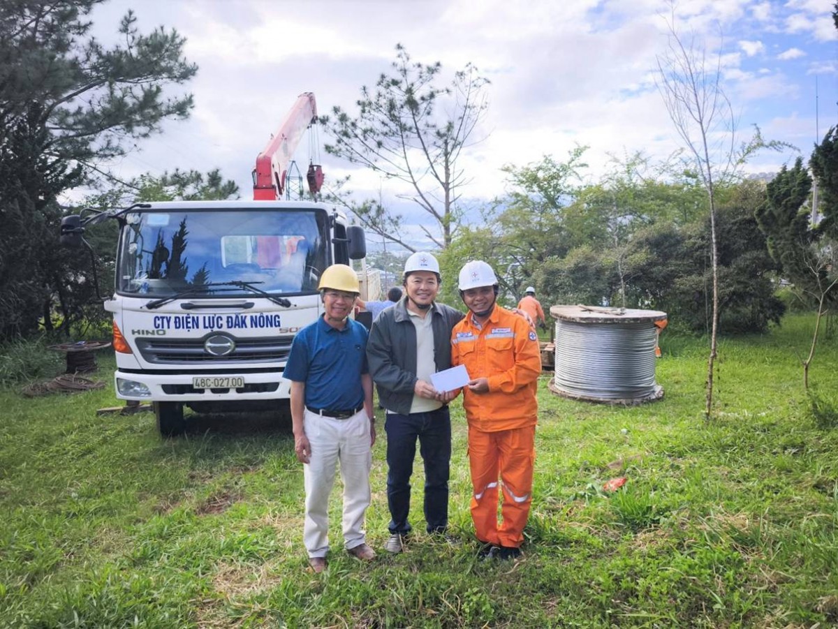 Đầu tư xây dựng lưới điện năm 2025 - EVNSPC về đích vượt chỉ tiêu