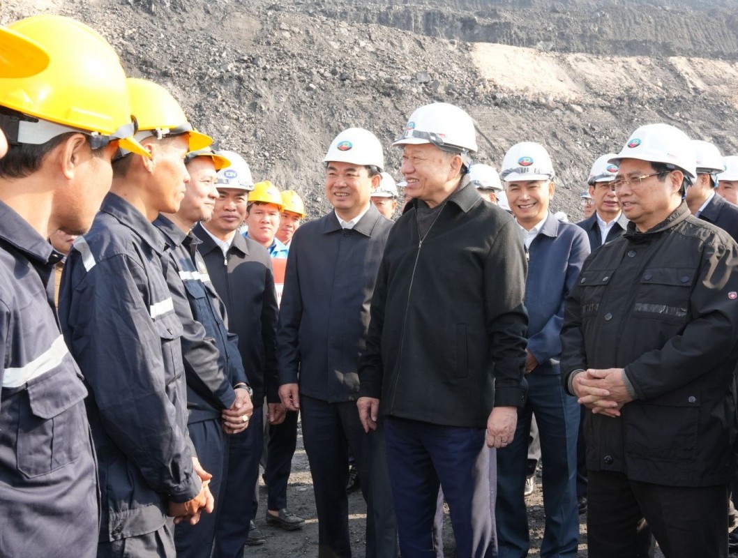 Tổng Bí thư Tô Lâm thăm, chúc tết cán bộ, công nhân, người lao động ngành Than