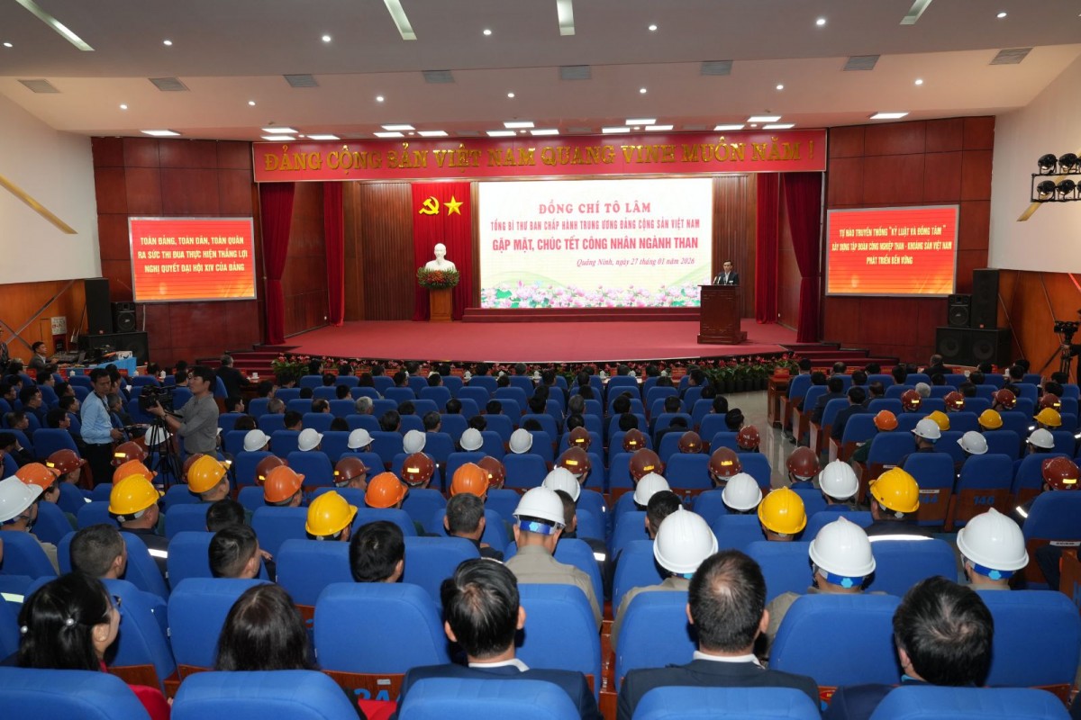 Tổng Bí thư Tô Lâm thăm, chúc tết cán bộ, công nhân, người lao động ngành Than