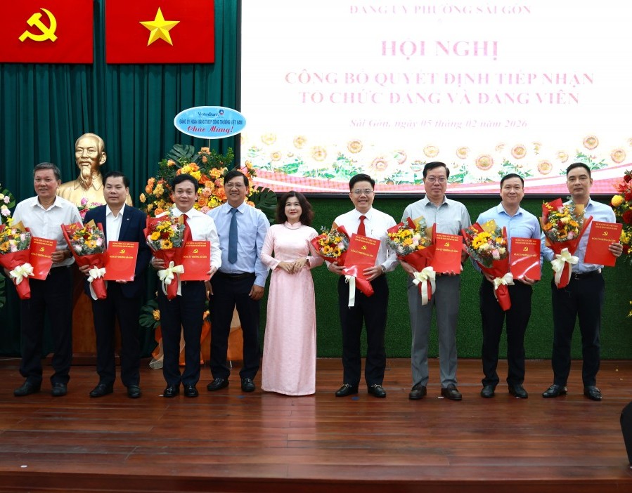 Đảng ủy EVNSPC dự lễ công bố và trao các quyết định về công tác tổ chức Đảng và đảng viên