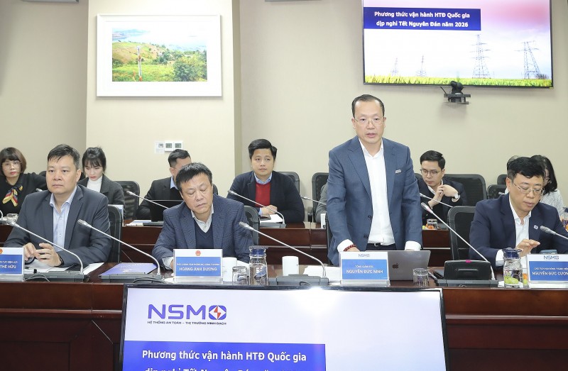 Quyền Bộ trưởng Công Thương Lê Mạnh Hùng làm việc với EVN và NSMO