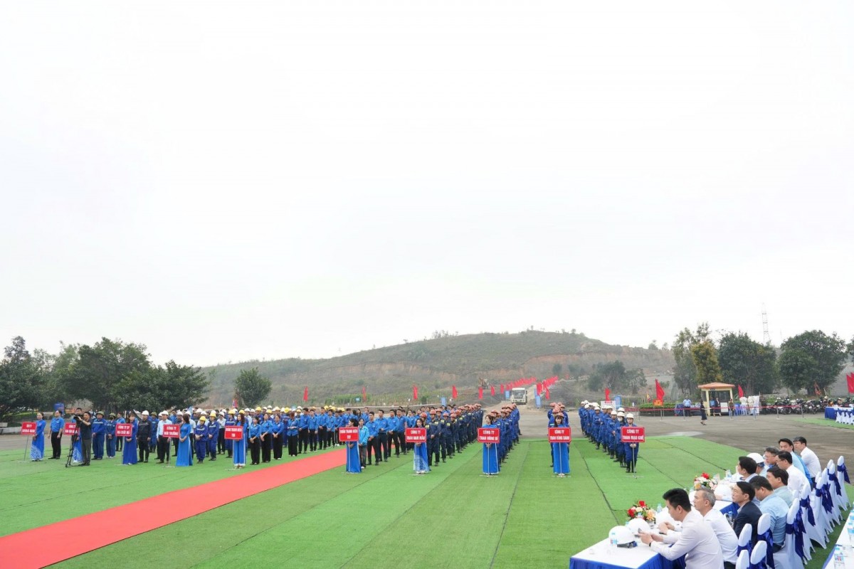 TKV phát động ‘Tết trồng cây đời đời nhớ ơn Bác Hồ’ Xuân Bính Ngọ 2026 TKV phát động ‘Tết trồng cây đời đời nhớ ơn Bác Hồ’ Xuân Bính Ngọ 2026