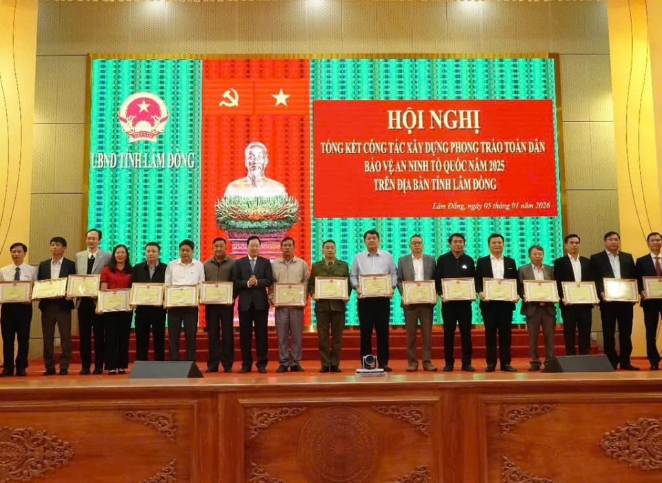 Công ty ĐHĐ nhận bằng khen của tỉnh Lâm Đồng về ‘công tác bảo vệ an ninh trật tự’ 2025