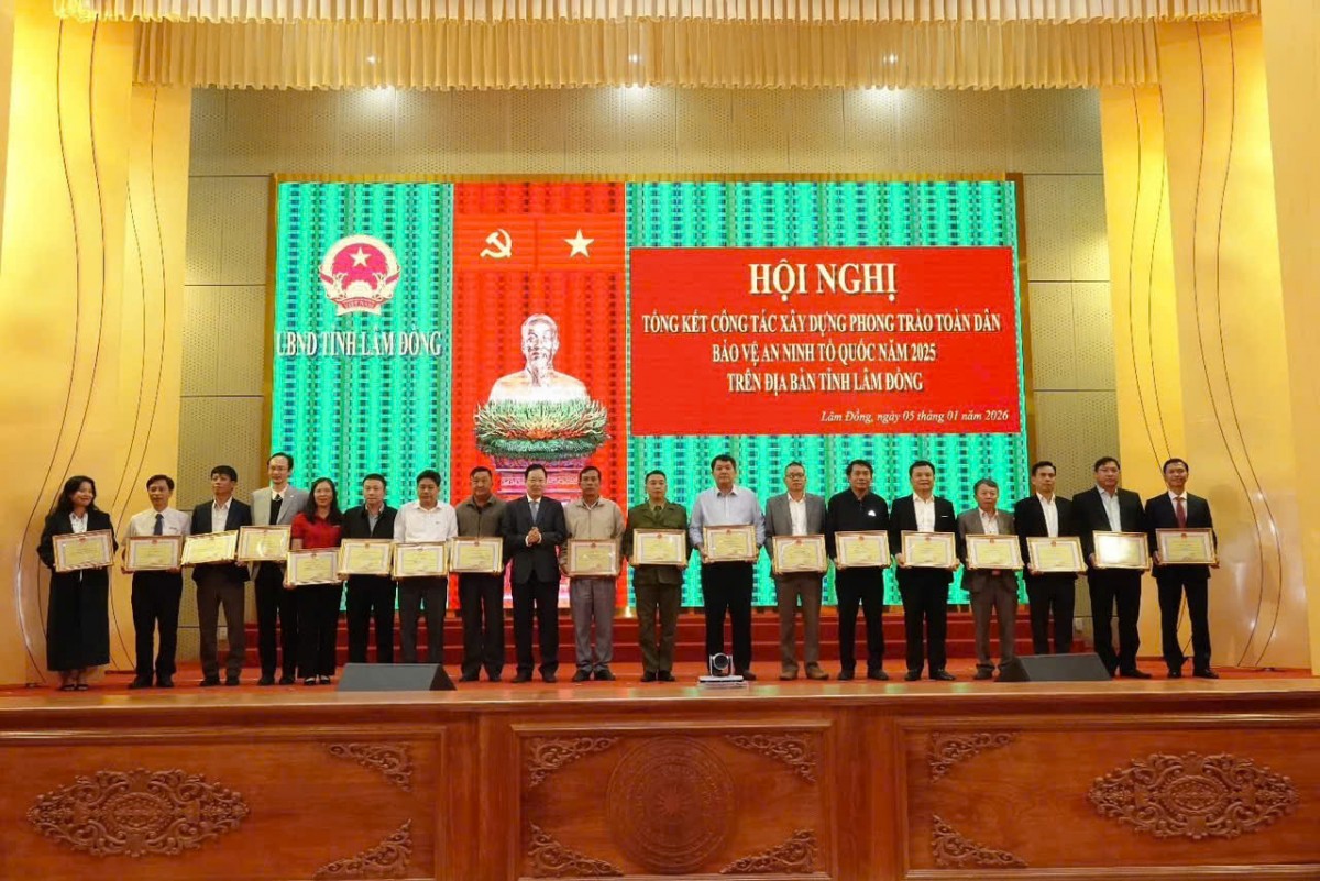 Công ty ĐHĐ nhận bằng khen của tỉnh Lâm Đồng về ‘công tác bảo vệ an ninh trật tự’ 2025