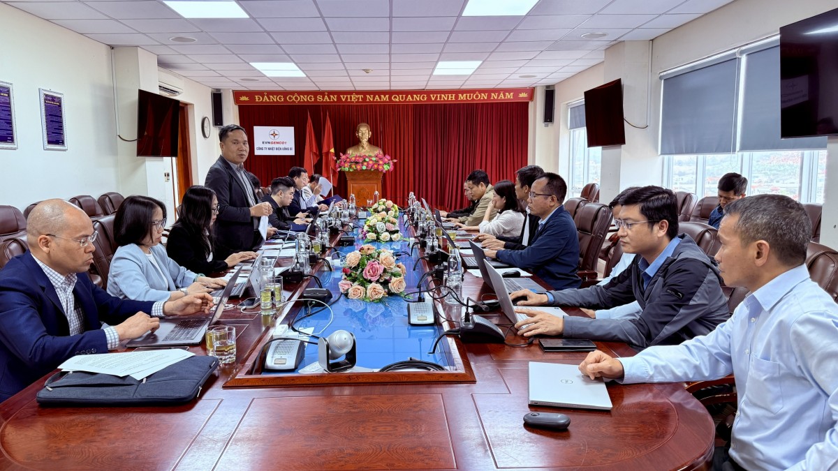 Bộ Công Thương làm việc với Nhiệt điện Uông Bí về nguồn than cho sản xuất điện