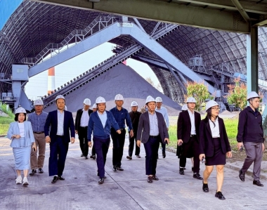 Bộ Công Thương làm việc với Nhiệt điện Uông Bí về nguồn than cho sản xuất điện