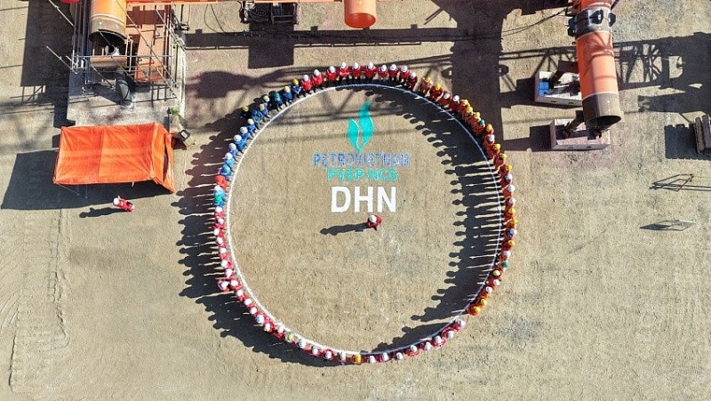 Tình hình chế tạo, lắp dựng khối chân đế giàn khai thác mỏ Đại Hùng Nam