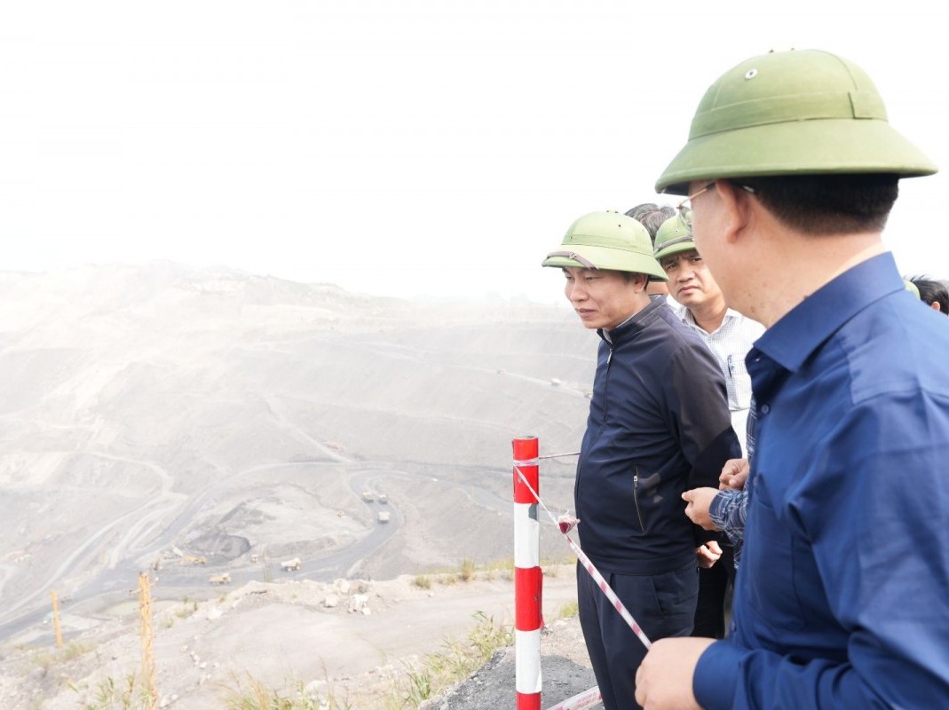 Lãnh đạo TKV kiểm tra sản xuất và làm việc với Công ty CP Than Hà Tu