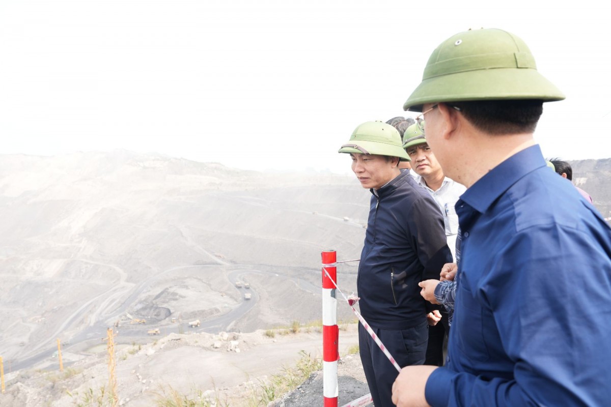 Lãnh đạo TKV kiểm tra sản xuất và làm việc với Công ty CP Than Hà Tu