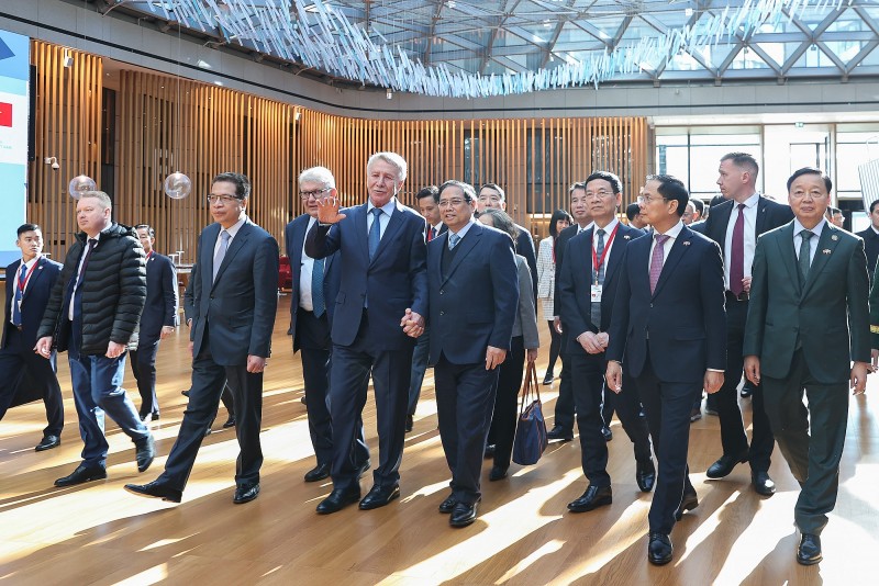 Thủ tướng Phạm Minh Chính làm việc với Tập đoàn dầu khí hàng đầu của Nga