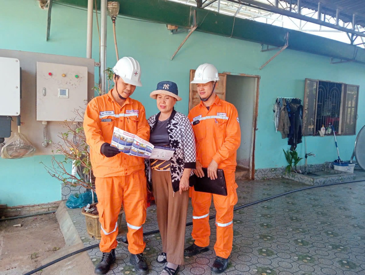 Nắng nóng tiếp tục gia tăng, EVNSPC cảnh báo hoá đơn tiền điện tăng cao