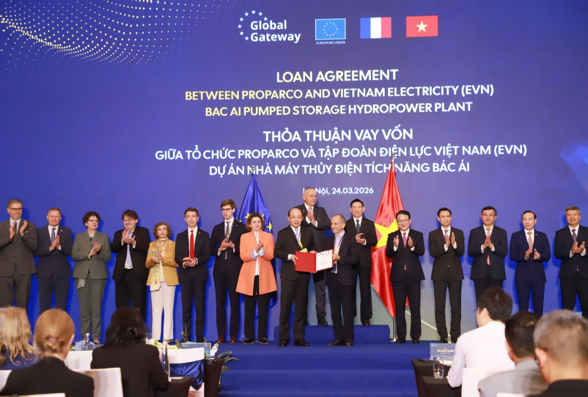 Trao hai thỏa thuận vay vốn cho dự án Thủy điện Tích năng Bác Ái