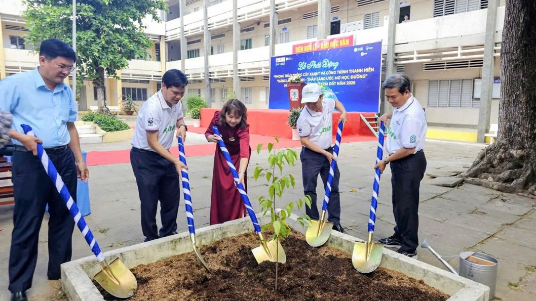 EVNSPC triển khai nhiều hoạt động hưởng ứng Chiến dịch Giờ Trái đất 2026