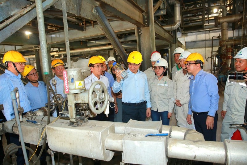 Quyền Bộ trưởng Công Thương Lê Mạnh Hùng làm việc với Công ty Lọc hóa dầu Bình Sơn