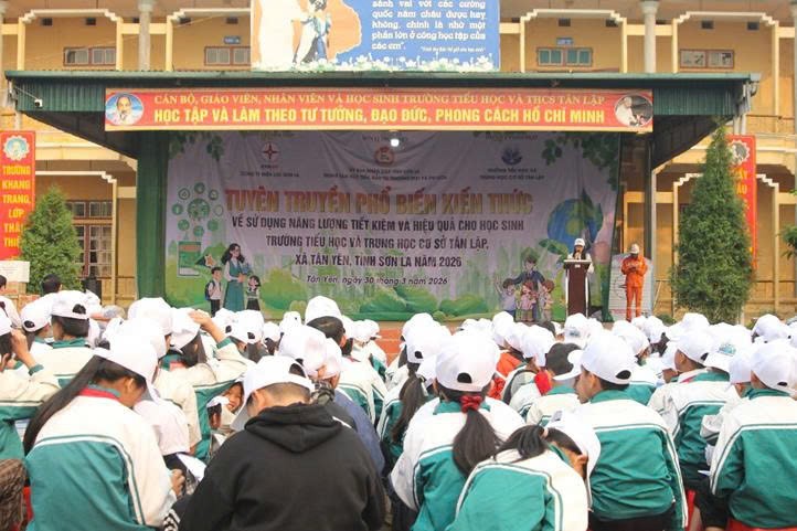 Sơn La: 1.160 học sinh được tuyên truyền sử dụng điện an toàn, tiết kiệm