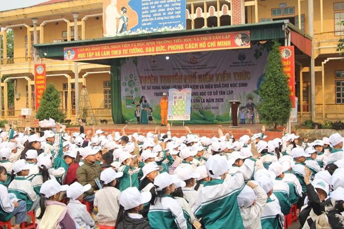 Sơn La: 1.160 học sinh được tuyên truyền sử dụng điện an toàn, tiết kiệm
