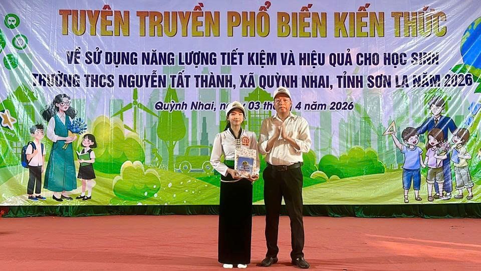 Những bài học nhỏ về tiết kiệm điện từ sân Trường THCS Nguyễn Tất Thành (tỉnh Sơn La)