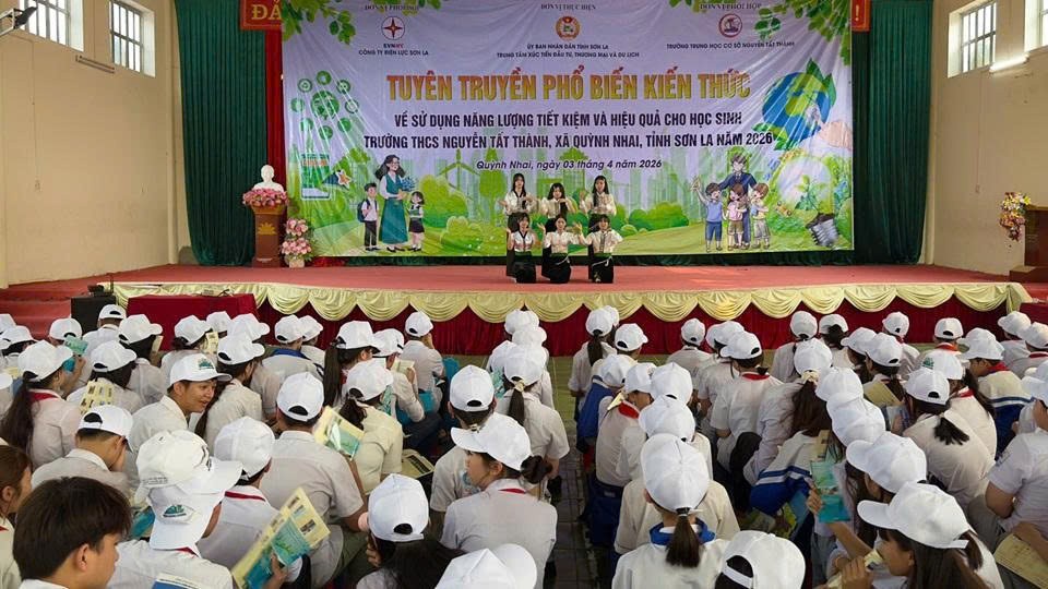 Những bài học nhỏ về tiết kiệm điện từ sân Trường THCS Nguyễn Tất Thành (tỉnh Sơn La)