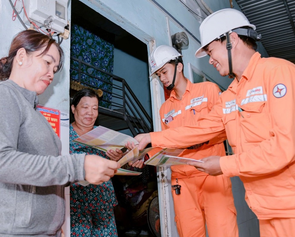 Nóng nóng gay gắt, ngành điện miền Nam đẩy mạnh tuyên truyền tiết kiệm điện