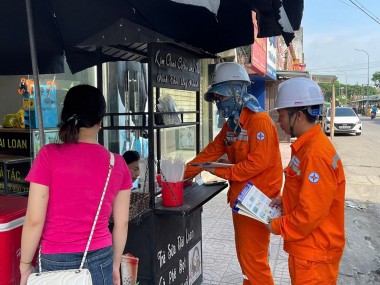 PC Nghệ An triển khai các giải pháp cung cấp điện, gắn với tiết kiệm điện mùa nắng nóng