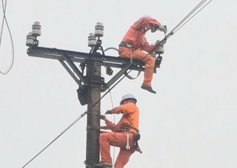 PC Nghệ An triển khai các giải pháp cung cấp điện, gắn với tiết kiệm điện mùa nắng nóng